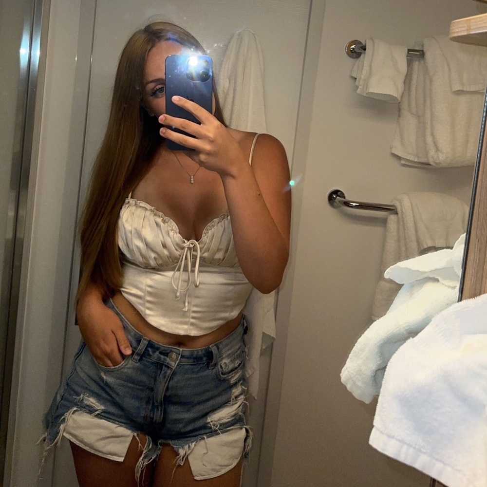 Meet your Posher, Kelsey